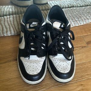 Nike Panda Dunks